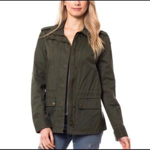 Lightweight utility jacket